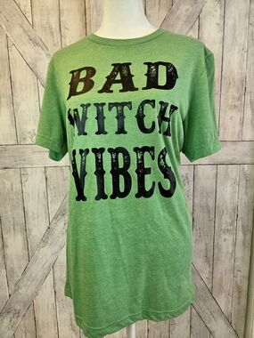 Bella Canvas Green 'Bad Witch Vibes' Short Sleeve Tee Small